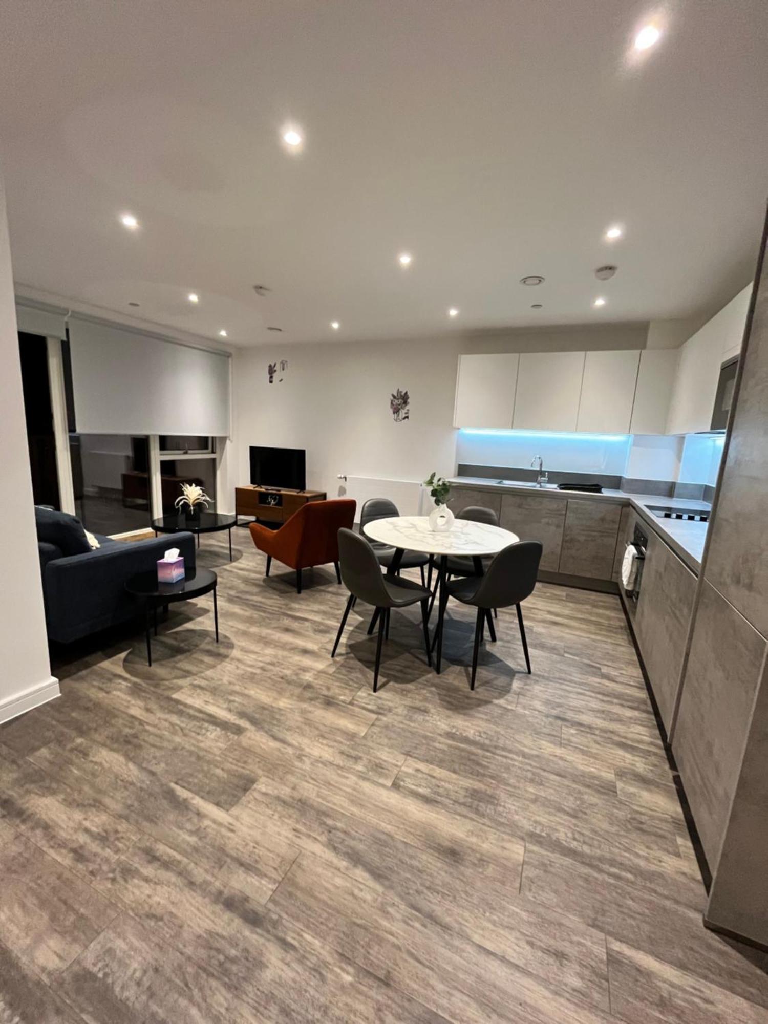 One Bedroom Apartment باركنغ المظهر الخارجي الصورة